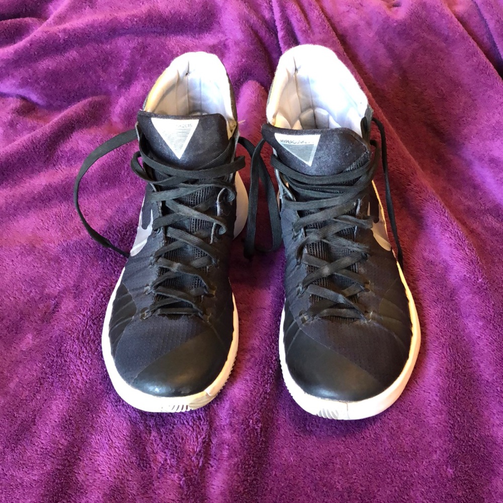 Hyper dunk basketball shoes